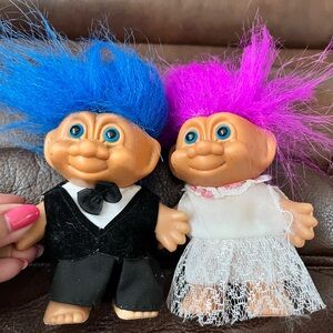 Bride and groom Troll set